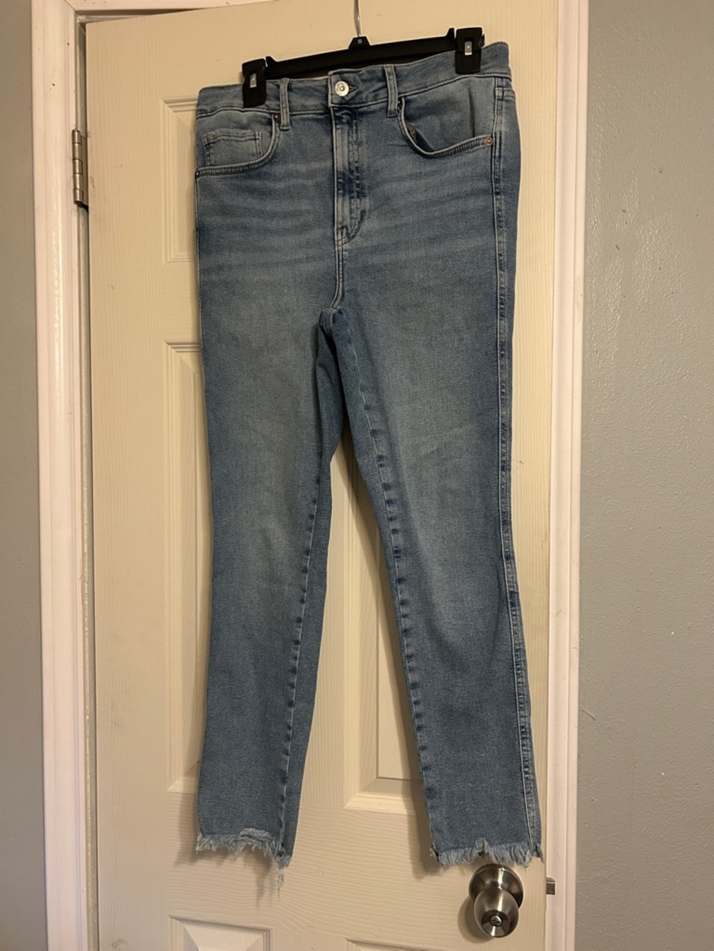 We The Free distressed hem jeans size 31 Free People